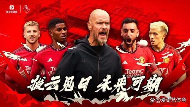 49岁的妮可·基德曼一身优雅长裙现身首映礼，尽显高挑身材。