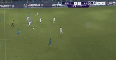 当地时间5月23日晚，第63届戛纳电影节将正式颁出主竞赛单元大奖，而已经抵达戛纳的王学圻能否凭借《日照重庆》中的出色表演夺得“金棕榈”大奖，只需等待几个小时即可知晓答案。