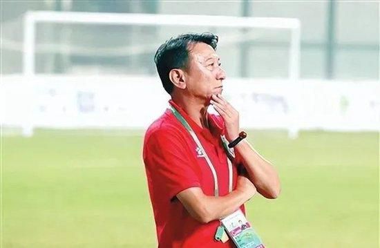 南斯拉夫电影《桥》和《瓦尔特保卫萨拉热窝》展现了巴尔干半岛人民的英勇抵抗，塑造了游击队员瓦尔特等经典英雄形象。