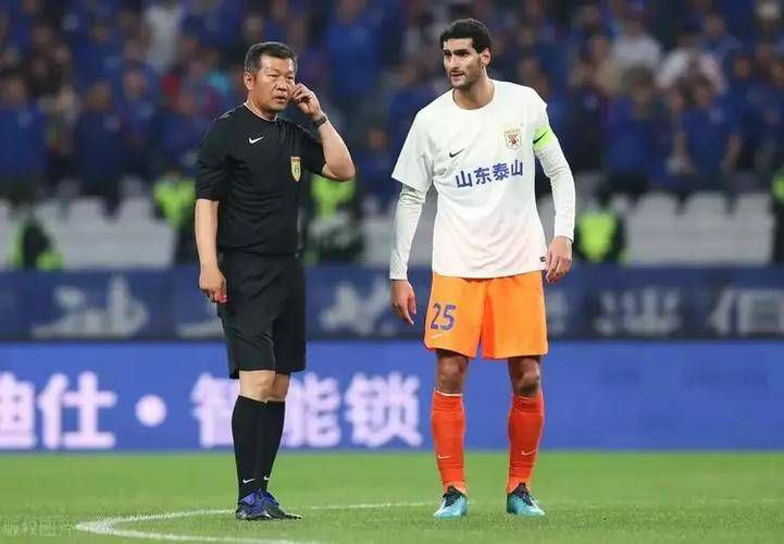系列名场面袭来，回顾过去30年阿汤哥为碟中谍系列带来的高光时刻，每一个任务 《碟中谍8:最终清算》曝预告 阿汤哥打响终局之战 2025-05-21 近日，经典特工系列新作《碟中谍8：最终清算》发布“末日边缘”预告与“赴汤蹈火”艺术海报。