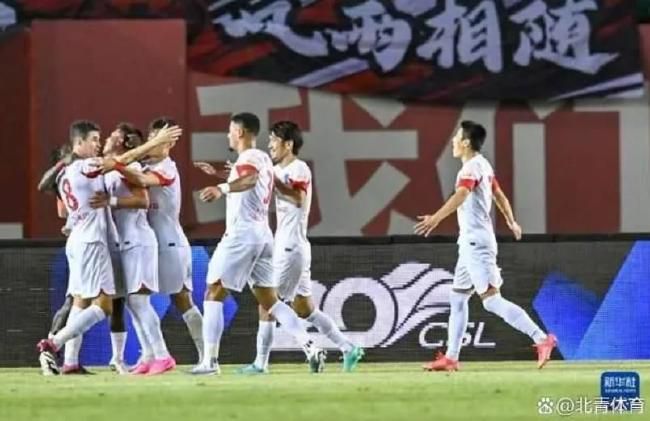 《港珠澳大桥》重磅亮相北京国际电影节纪录单元 2019-04-18 4月17日举行的第九届北京国际电影节纪录单元开幕式上，即将于5月1日全国上映的纪录电影《港珠澳大桥》作为“评委会特别发布作品”重磅亮相。