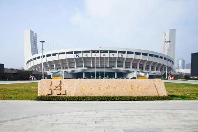 《你的世界如果没有我》定档 张宥浩担纯爱片男主 2021-09-09 由刘伟恒执导，张宥浩、 薛昊婧 、向遨宇、冠宏、多布杰、卢野等主演，由若丁山七号营地阿布真实故事改编的浪漫纯爱电影《你的世界如果没有我》发布“星光”版定档海报，并宣布影片将于11月12日全国上映。