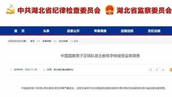 我们看不到大规模屠杀，但纳粹军官妻子闻到黑烟时说“我以前以为那是烧树叶的味道”的台词，揭示了比视觉更恐怖的嗅觉记忆。