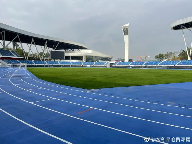 在做客《对话》栏目时，陈大愚表示能够在路演现场面对 专访陈大愚:拍《戏台》被前辈们的投入与热爱震撼 2025-08-21 做客本期《光影星播客》的嘉宾是话剧演员、影视演员、编剧、导演陈大愚，一直活跃在喜剧舞台上的他此次为我们带来了他参演的喜剧新片《戏台》。