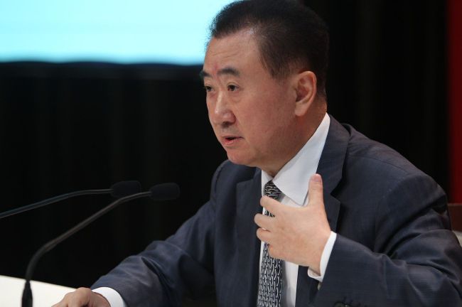 他在雷德利·斯科特执导的公路电影《末路狂花》中出演配角，获得了广泛的认可。
