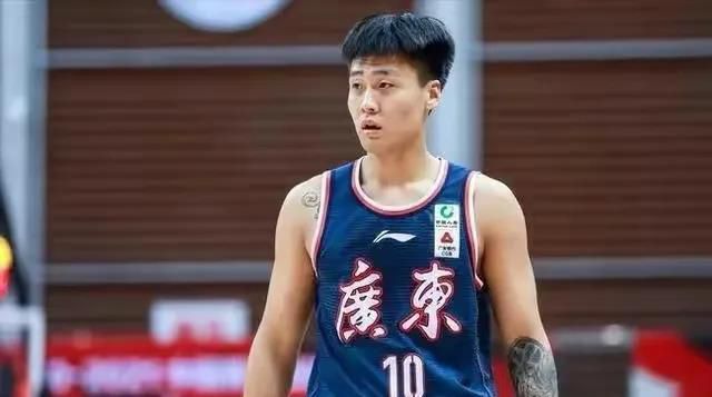 陈宝国刘之冰等星光共赴影旅之约 2025-08-25 “吉”光入画来，旅途“春”永在。
