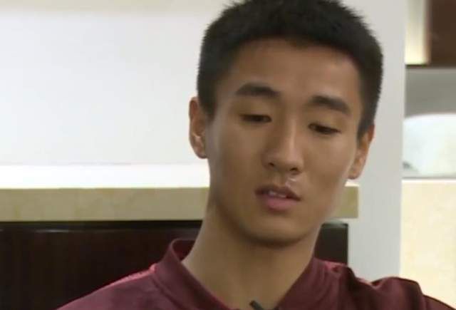 从获奖名单上来看，最佳电影获得者是来自内地的娄烨，影帝影后则都被知名度并不高的菲律宾老戏骨抢走，十四项大奖中只有一个“最佳服装造型设计”被香港 庆祝香港回归祖国25周年！