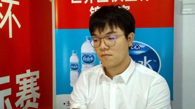 该片讲述了当女儿安玖失手杀死对自己欲行不轨的督察长之子萨姆后，父亲维杰意识到男孩显赫的背景会使自己和家人面临不公平的审判，于是他毅然决定利用自己丰富的电影知识，展 《误杀瞒天记》曝预告海报 揭露印度社会黑暗面 2022-04-06 印度高分悬疑爽片《误杀瞒天记》将于4月15日全国上映。