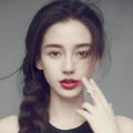 因为有了特效和虚拟拍摄，所以现在对于不同天气氛围的拍摄，都是能够高效完成的，也可以更精细的去做一些细节，比如真实环境中可能用的雾气弥漫的程度、风向，都可以调整，这都帮助团队最后能够将如此精彩的《飞驰人生3》呈现在观众面前。