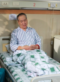 阿曼达红唇美艳亮相 为新片《拉芙蕾丝》忙不停 2013-07-31 当地时间7月30日，纽约，阿曼达·塞弗里德出现在《大卫深夜秀》，为她即将上映的新片《拉芙蕾丝》做宣传。