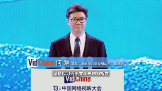 影片将于2月28日全国上映，和萌宠们一起开启一 易烊千玺晒猫日常更新：被猫舔手 有猫了不起！